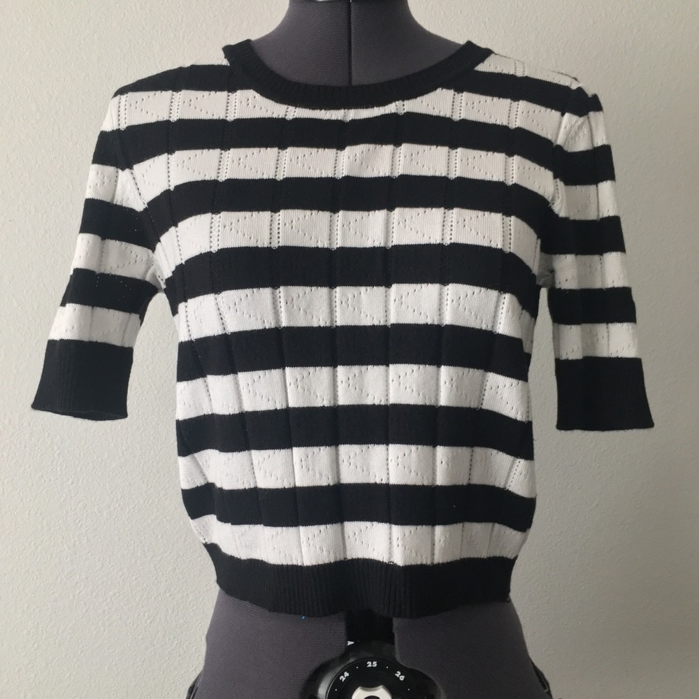 Forever 21 Cropped Sweater Shirt